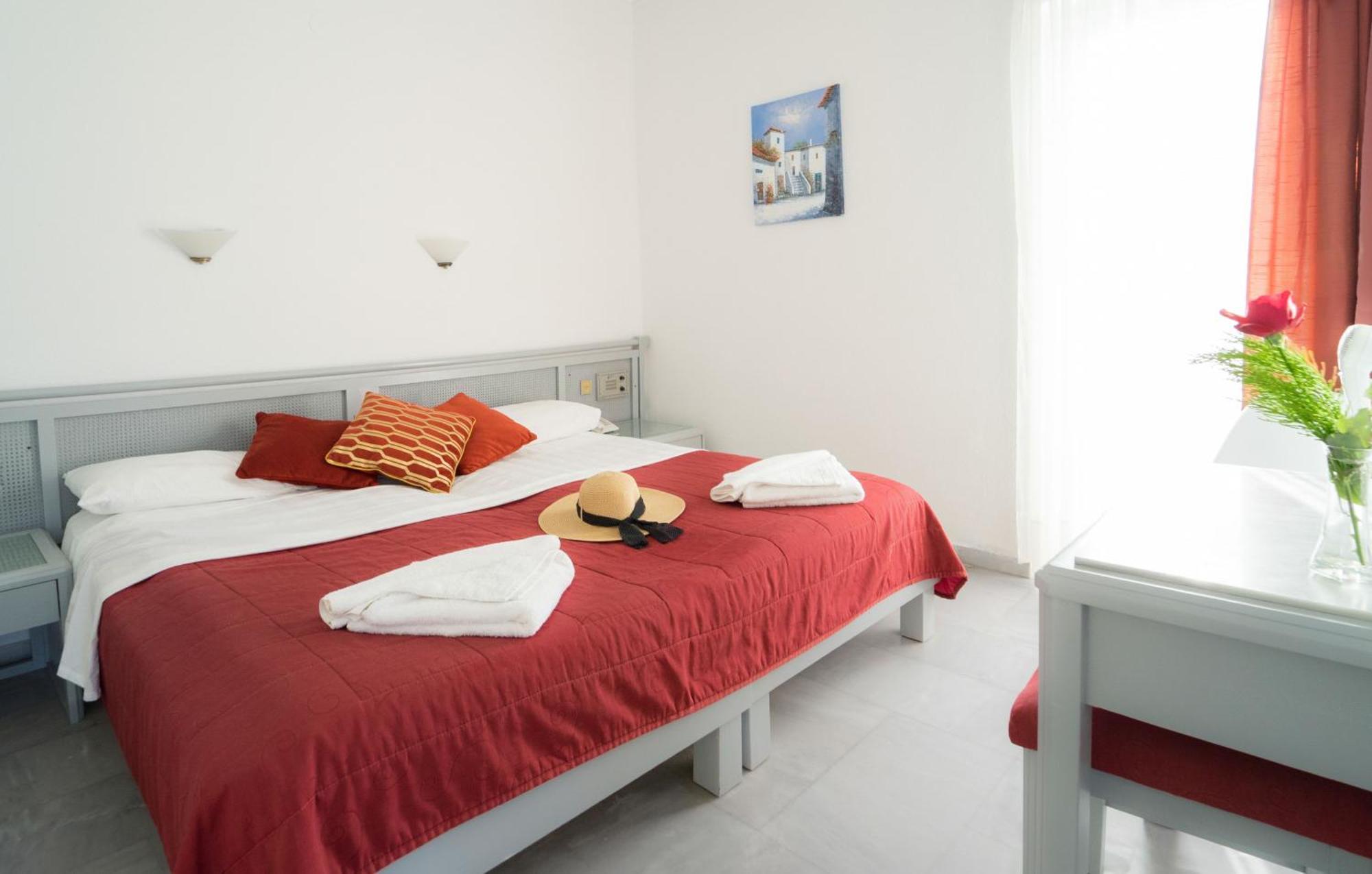Futura Hotel Maleme  Exterior photo