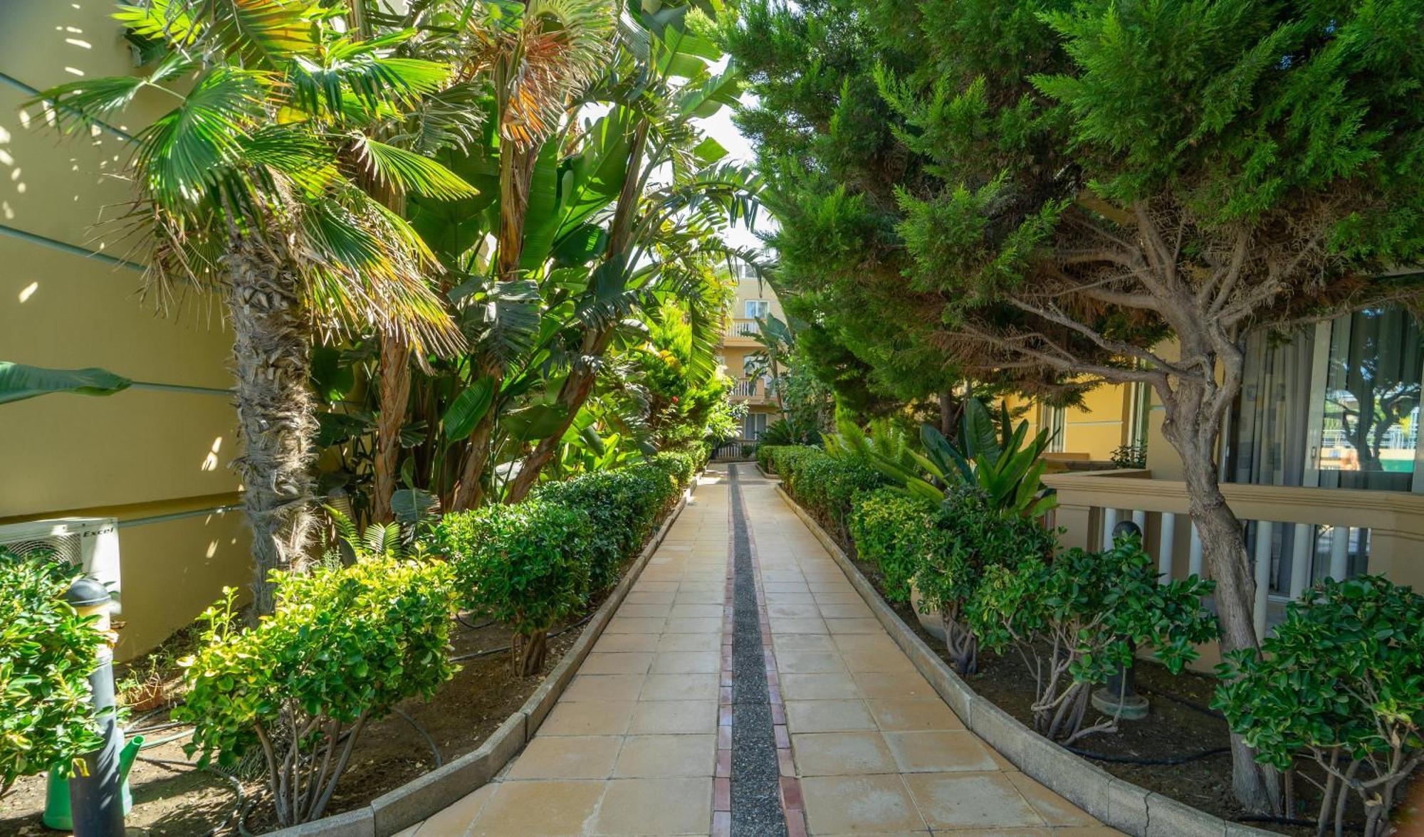 Futura Hotel Maleme  Exterior photo